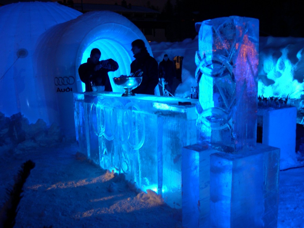 Photo de "Audi ice bar", bar en sculpture sur glace à Val d